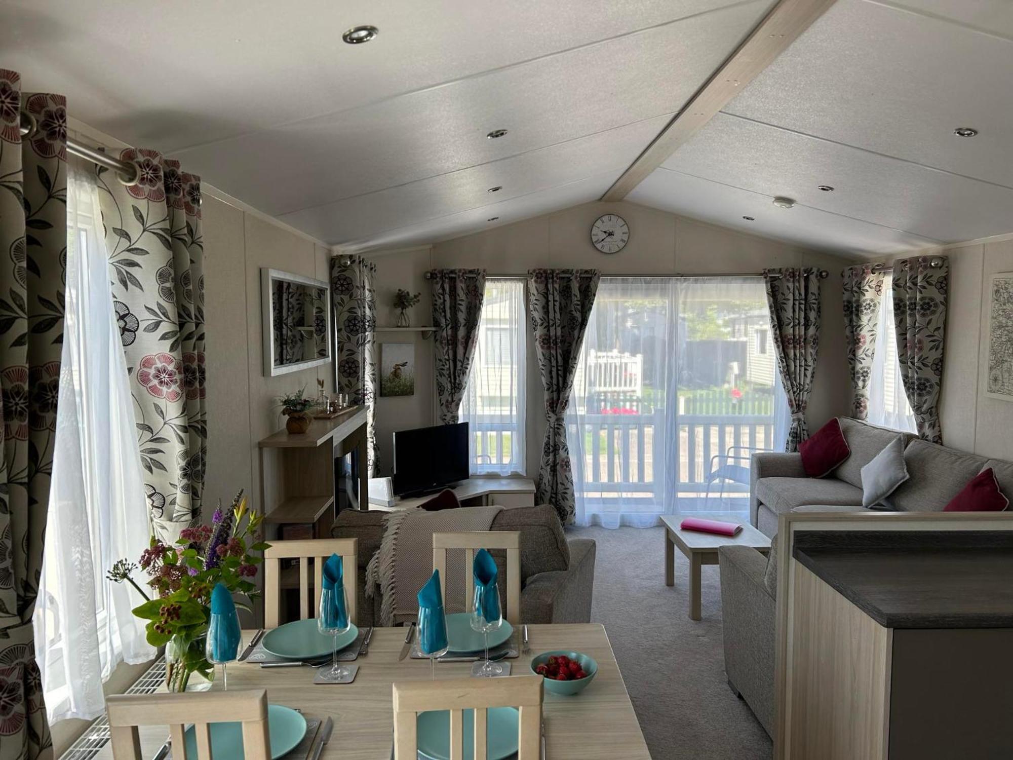 Hares Haven Pet Friendly Sleeps 6 Villa Kingston upon Hull Exterior photo